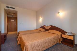 Отель Adamo Hotel Варна Двухместный номер с 1 кроватью или 2 отдельными кроватями-4