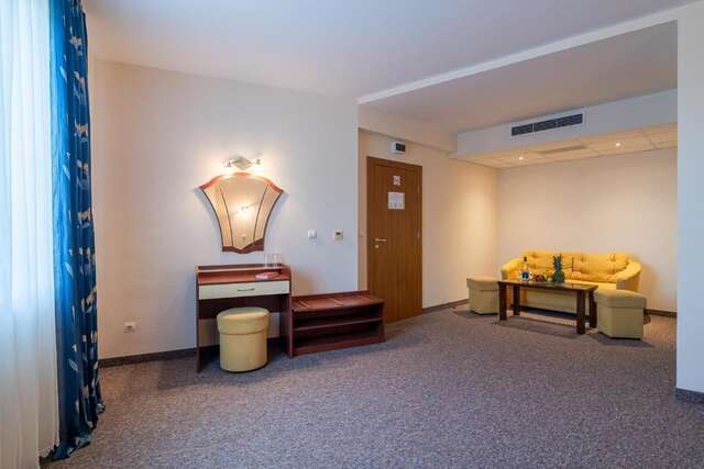 Отель Adamo Hotel Варна-17